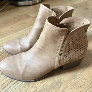 Madden Girl Taupe Tan Mesh Booties Size 8